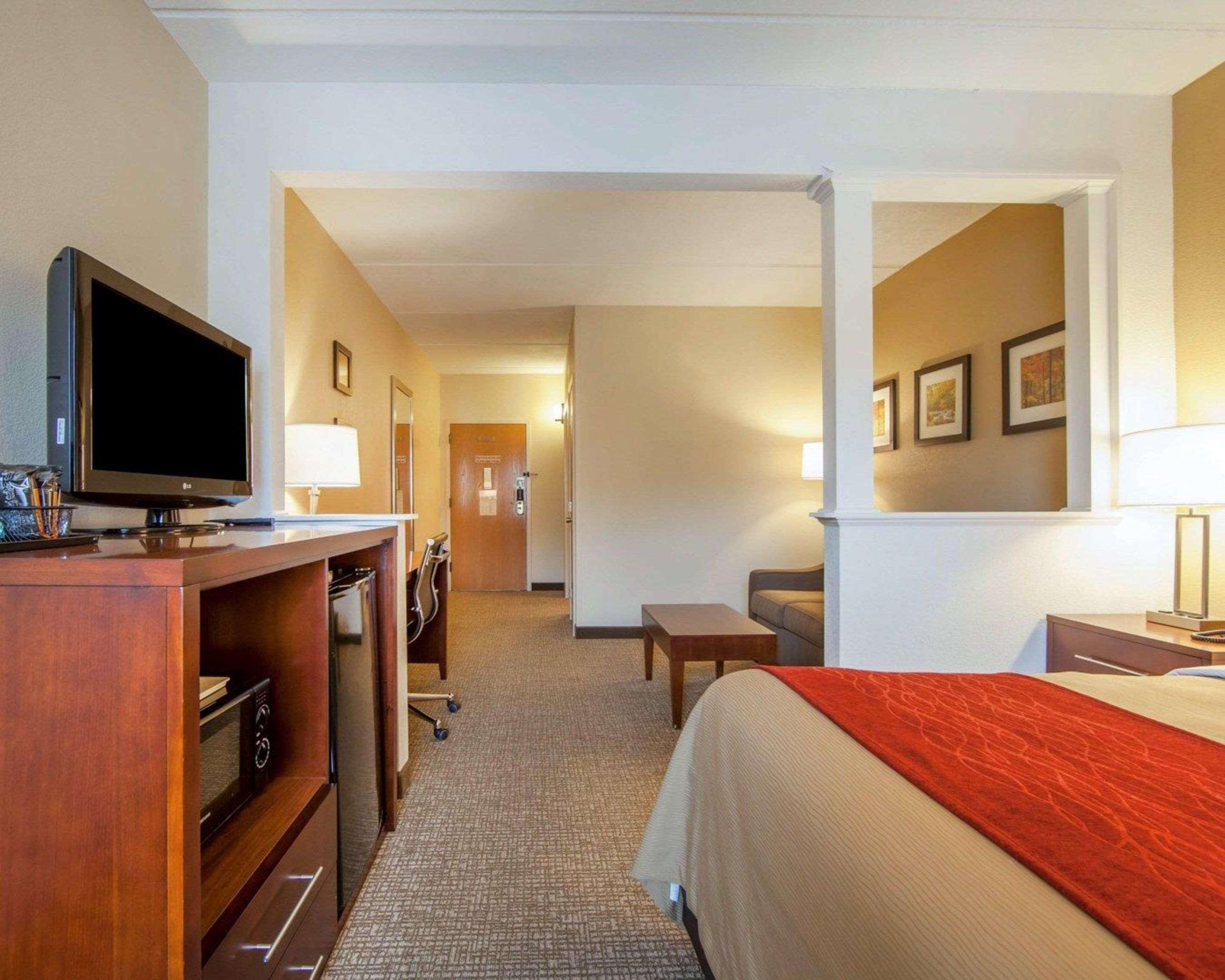 Comfort Inn At Royal Blue Pioneer Buitenkant foto