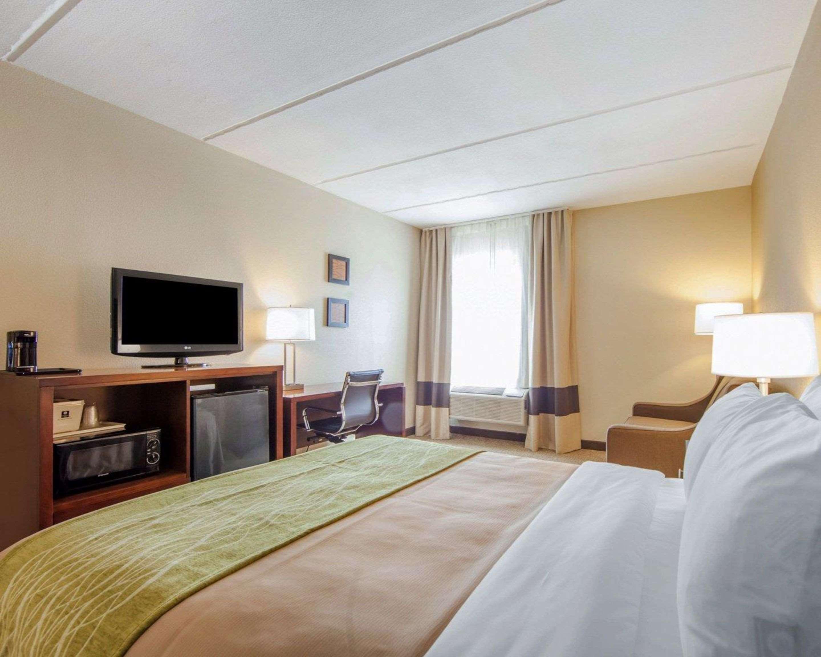 Comfort Inn At Royal Blue Pioneer Buitenkant foto