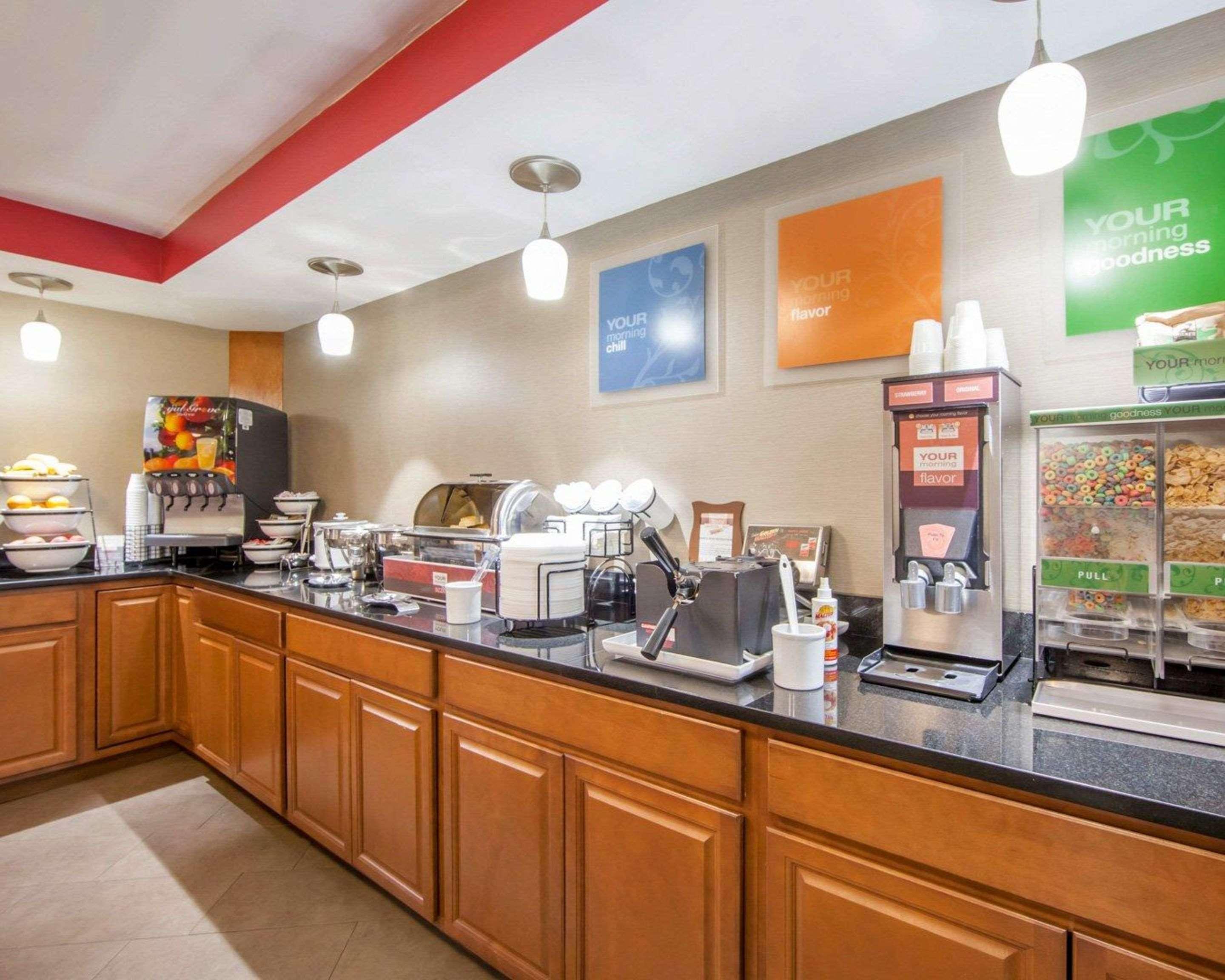 Comfort Inn At Royal Blue Pioneer Buitenkant foto