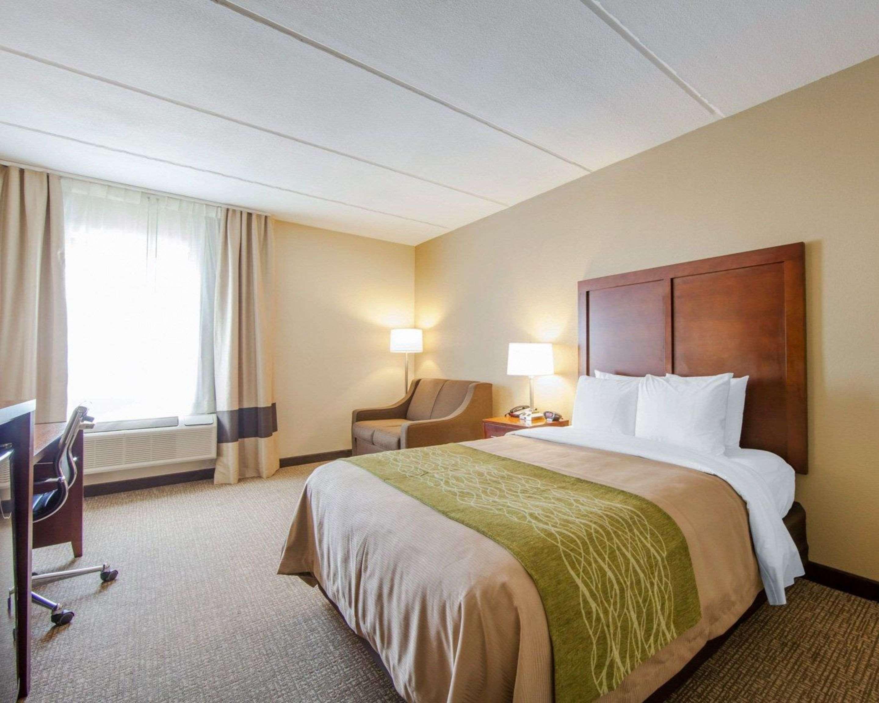 Comfort Inn At Royal Blue Pioneer Buitenkant foto