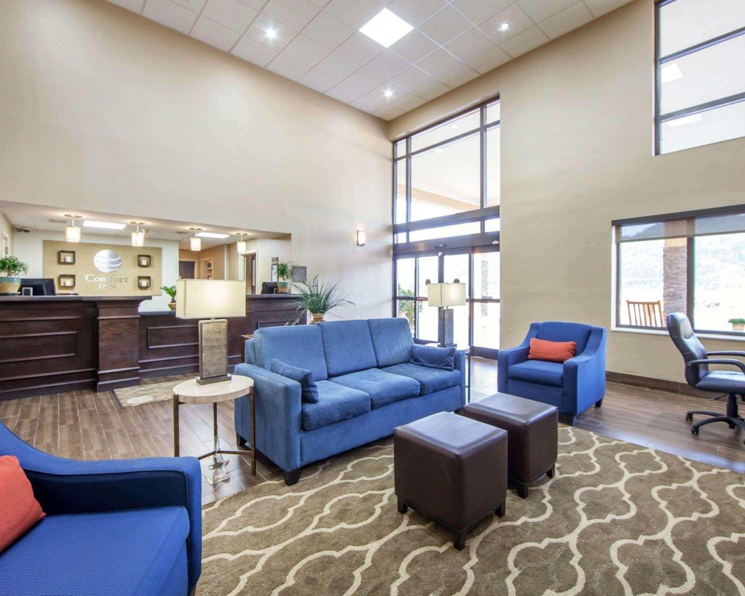 Comfort Inn At Royal Blue Pioneer Buitenkant foto