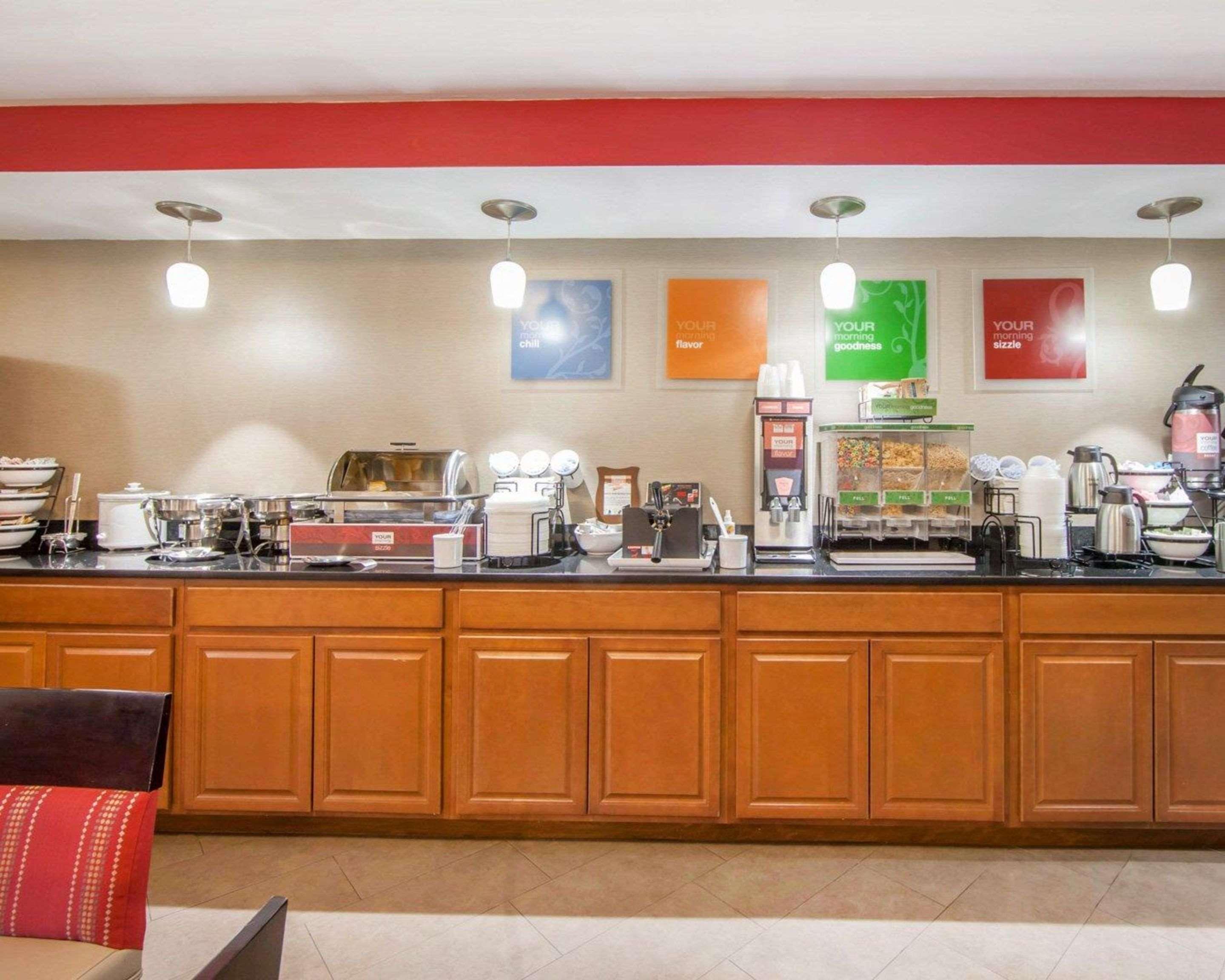 Comfort Inn At Royal Blue Pioneer Buitenkant foto