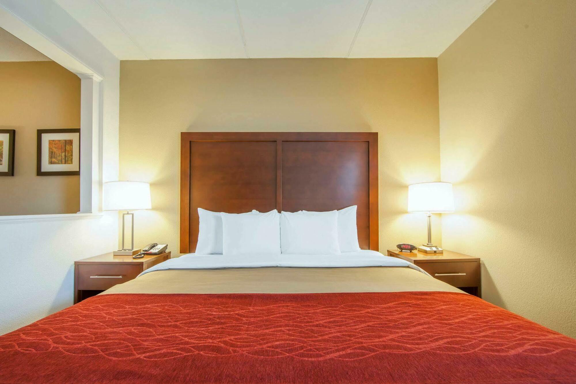 Comfort Inn At Royal Blue Pioneer Buitenkant foto
