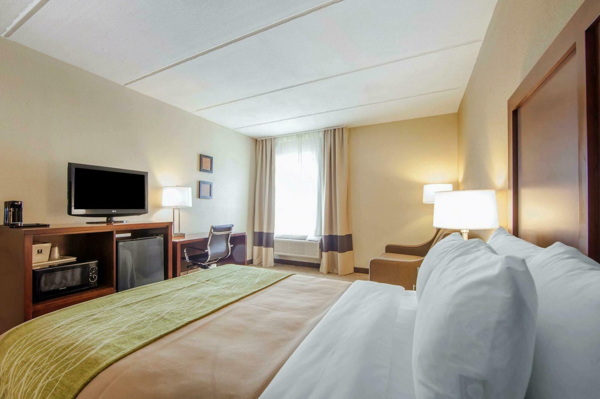 Comfort Inn At Royal Blue Pioneer Buitenkant foto